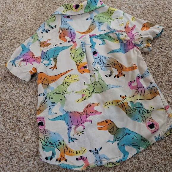 Cat & Jack colorful dino buttoned down short sleeve shirt (3T) - Picture 2 of 4